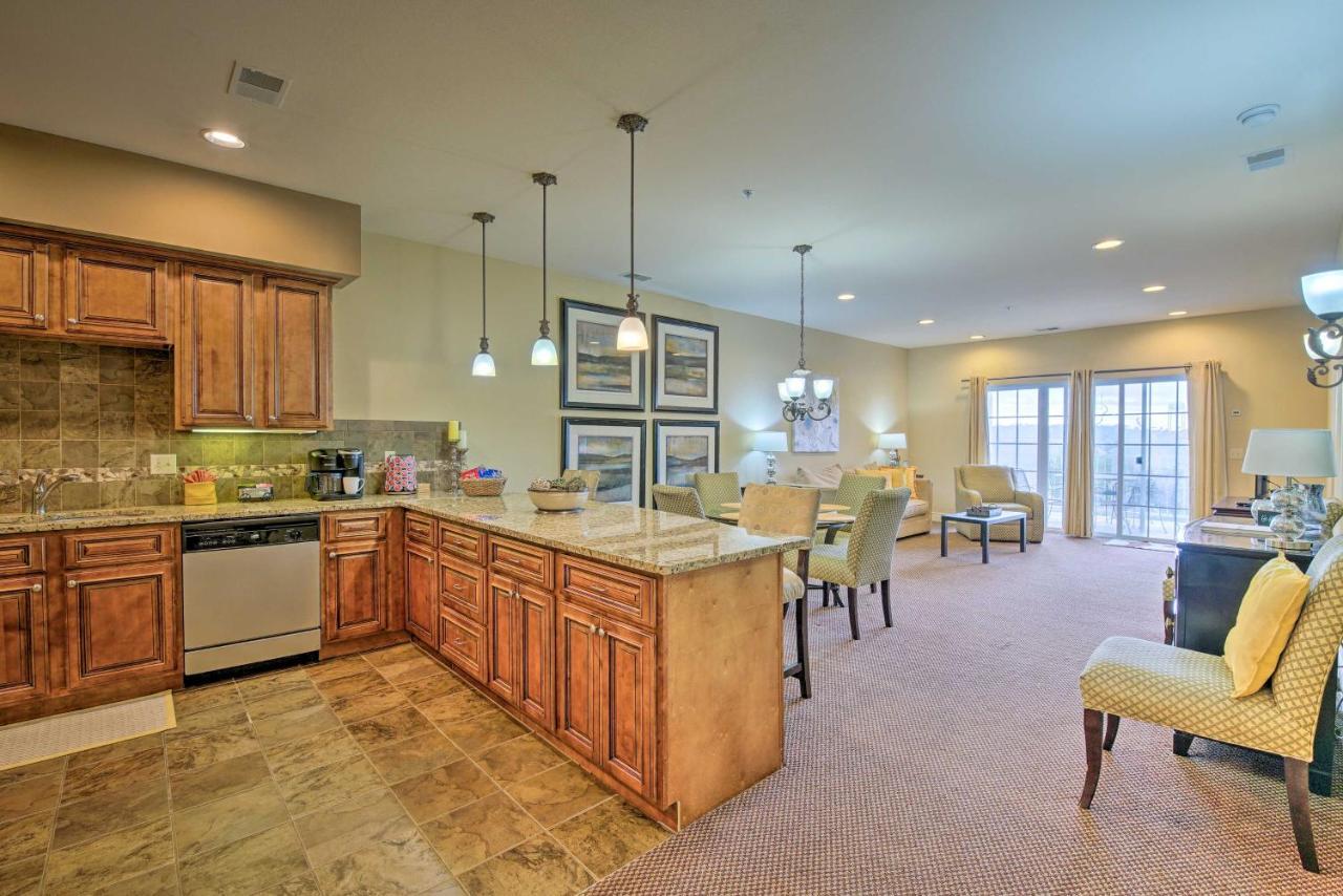 Inviting Branson Condo With Outdoor Dining Area Exterior photo