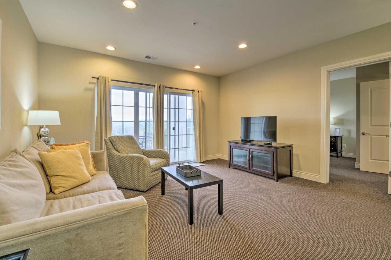 Inviting Branson Condo With Outdoor Dining Area Exterior photo