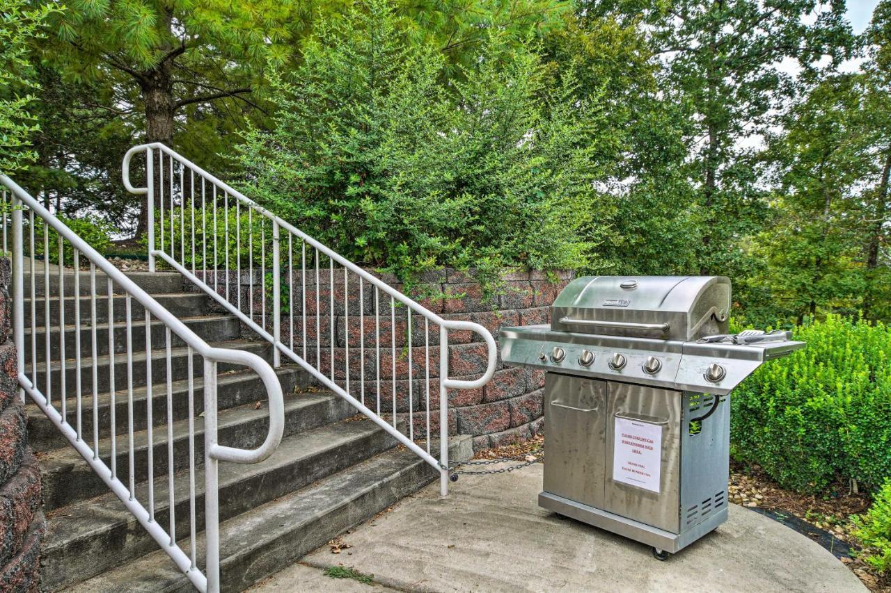 Inviting Branson Condo With Outdoor Dining Area Exterior photo